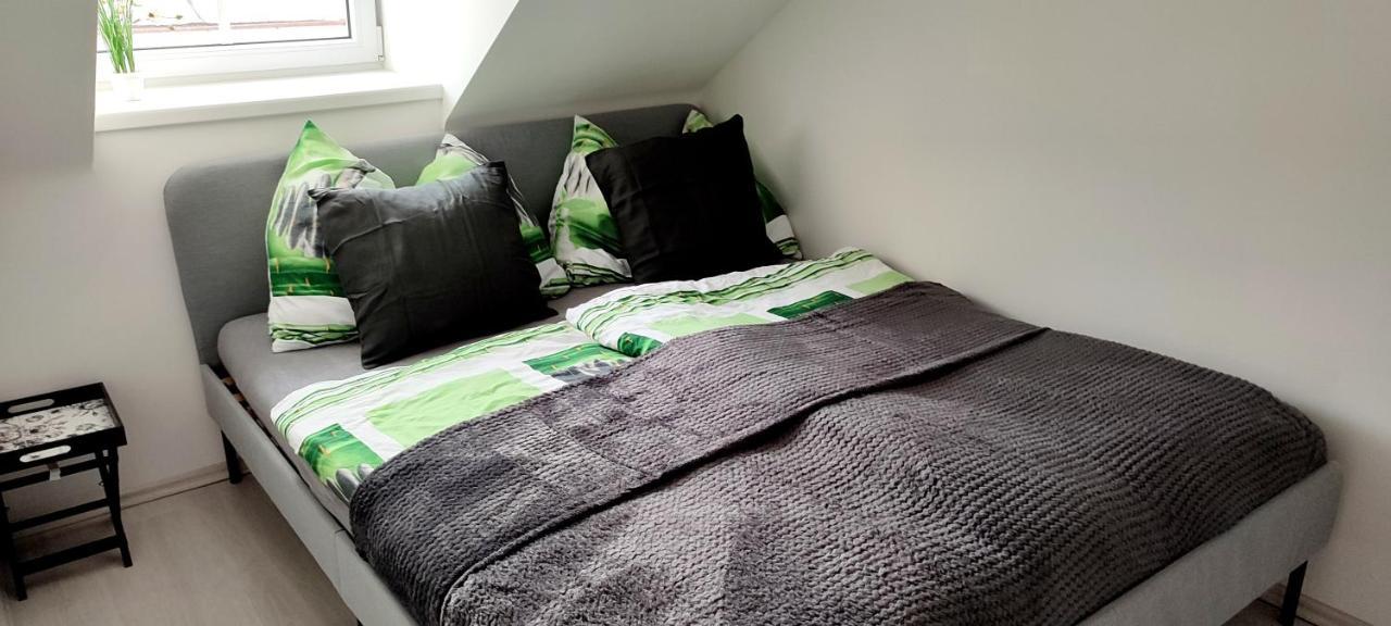 Apartman - Cafe Princ Pod Hradem Wifi, Klima Штернберк Экстерьер фото
