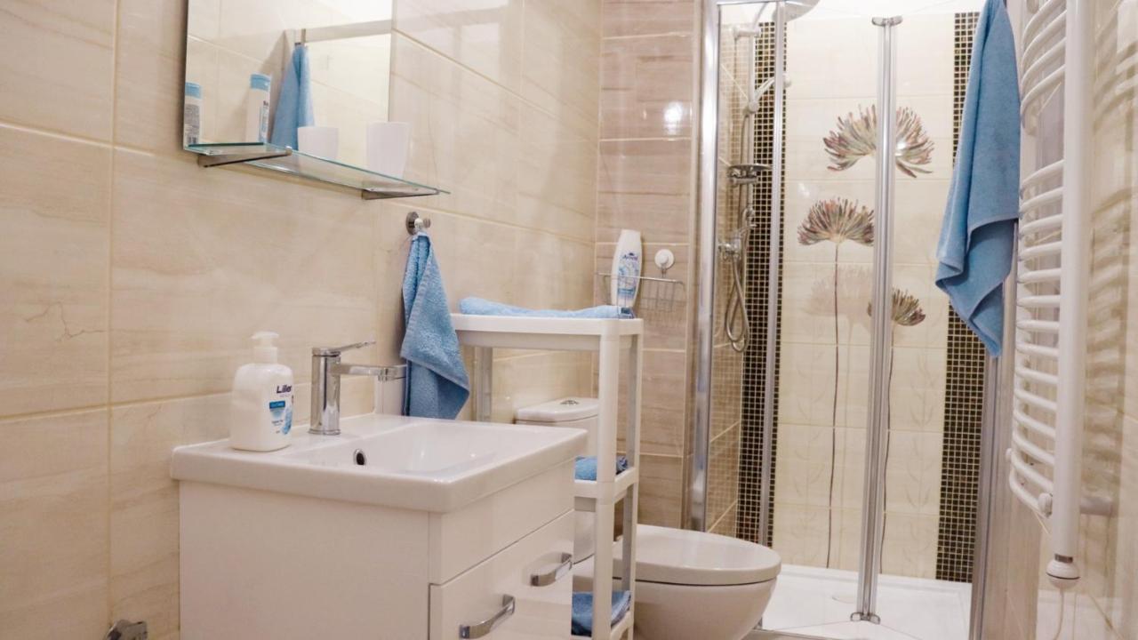 Apartman - Cafe Princ Pod Hradem Wifi, Klima Штернберк Экстерьер фото